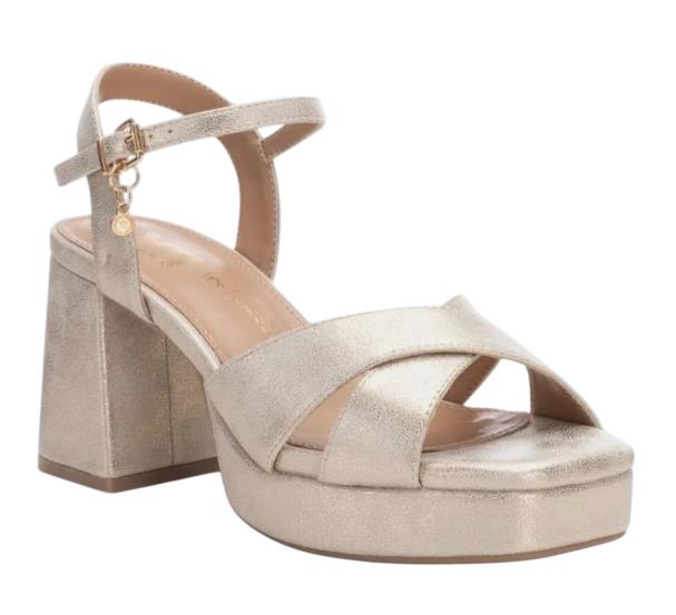 Sandalia XTI modelo 142356 ORO