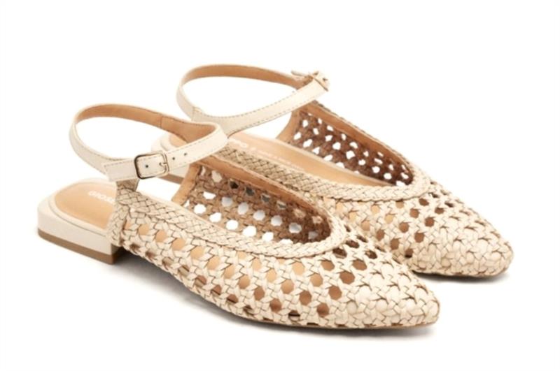 Zapato trenzado GIOSEPPO modelo DEBLOIS-75448 BEIGE